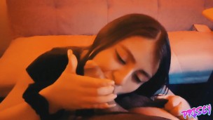 AMIGA me CHUPA la VERGA mientras habla con su NOVIO - Priscy Rollplay