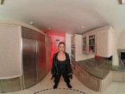 Kate Dalia As TERMINATOR Sarah Connor Will Introduce You To Her Enormous Powers Of Lust And Durability 1/16