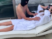 『野外』お外で椅子に美女を拘束してコンドーム無し潮吹きSEX『高画質フル動画』 2/16