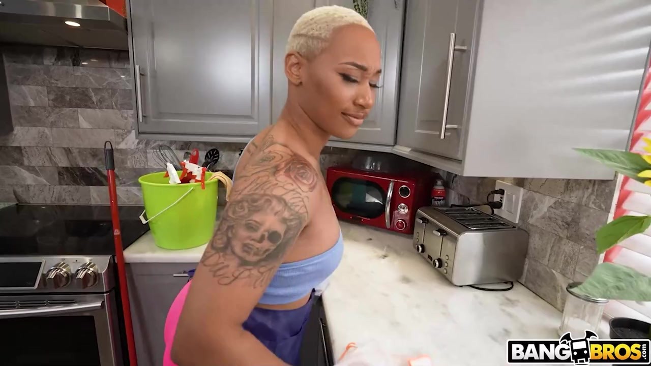 BANGBROS - Jovan Fucks Cleaning Lady Thick Ass Daphne & Leaves Her Face, Mouth & Tits Full Of Cum - RedTube
