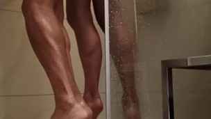 Üvey ablamı gizlice izlerken birlikte duş almayı teklif etti