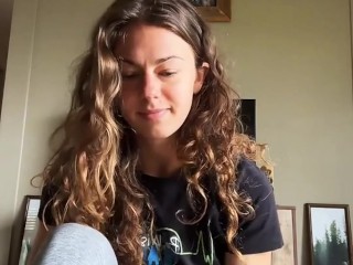 tiktok girl Live with massage gun