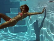 French model enjoys herself underwater 10/16