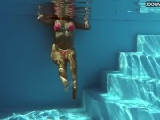 French model enjoys herself underwater 3/16