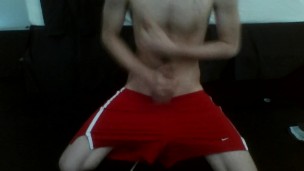 sexy twink jerkin it til he cums