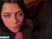 Se la chupo express a mi hermanastro hasta que me acabe en la boca antes de ir con nuestros padres 14/16