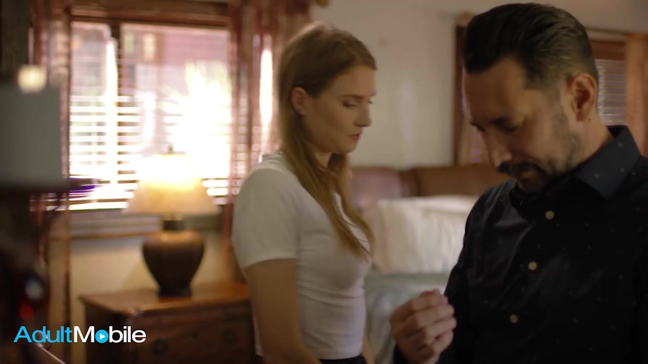 ADULTMOBILE - Tommy Pistol Comes Home To Find His Step Niece Ashley Lane In His Bed Masturbating - Vídeo de sexo gratis - RedTube