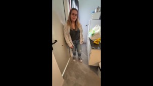 I record the delivery man, incredible blowjob in the drool that I give him!! I talk dirty