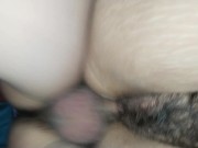 Mi hermanastro entra a mi habitación y me folla muy rico hasta venirse en mi coño peludo