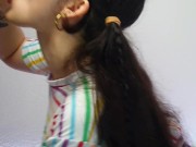 A minha vizinha putinha adora vir em casa fazer uma garganta profunda no meu pau 1/16