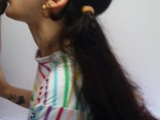 A minha vizinha putinha adora vir em casa fazer uma garganta profunda no meu pau 2/16