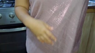 Pillados!! Madrastra Culona e hijastro Vergon solos en la cocina aprovechan para follar rico.