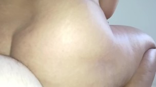 fucking this bitch up close, punching her pussy that ejaculates deliciously