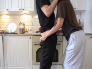 Мой Сосед По Комнате Трахает Меня На Кухне И Кончает Внутрь - Via Hub 2/16