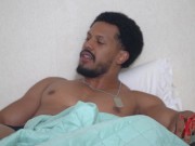 MILF Pelirroja venezolana es seducida y cortejada por morena con abundante afro 2/16