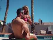 Fitness Model Fucking By The Swimming Pool 5/16