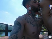 FODENDO A BUCETINHA DAS BRASILEIRAS SAFADAS EM UM LUGAR PÚBLICO 10/16