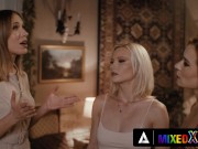 Hot Stepsisters Fuck Each Other On Their Last Day 2/16