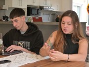 Le digo a mi mejor amigo que no se hacer Squirt y me hace mojar toda la mesa🤤 | Ft. Albx09 1/16