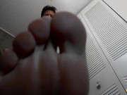 Hunk Jeff Drizzle Got His Cock Throbbing During Foot Play 11/16