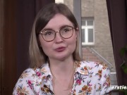 Ersties - Emily kommt mit Glasdildo zum Höhepunkt 11/16