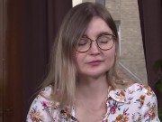 Ersties - Emily kommt mit Glasdildo zum Höhepunkt 15/16