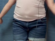 clit for brains pet wets herself - Screenshot 8 of 16 - Watersports