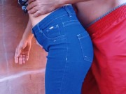 Fodendo o cuzinho da empregada gostosa no fim do expediente ao ar livre 1/16