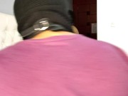 Me río de mi marido cornudo al hacerle chupar la verga del bull 3/16