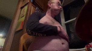 Gainer piggy eating & belly play