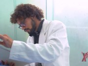 Hembra peruana desea hacerse una liposucción, pero se coge al doctor 2/16