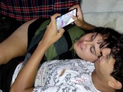 Jugando free fire con un amigo y le chupo toda la pija mientras juega ALISONGONZALEZ26 1/16