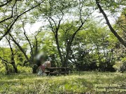 大自然の中で森林浴の快感とセックスの快感が入り交じりエクスタシーを感じるギャルカップル - Screenshot 12 of 16 - ハメ撮り
