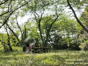 大自然の中で森林浴の快感とセックスの快感が入り交じりエクスタシーを感じるギャルカップル - Screenshot 14 of 16 - Japanese