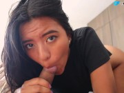 mi hermanastra llega de visita y come un poco de mi verga 11/16