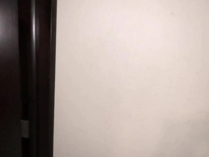 La MAMÁ DE MI MEJOR AMIGO resultó ser una MILF CULONA SEDIENTA DE SEMEN