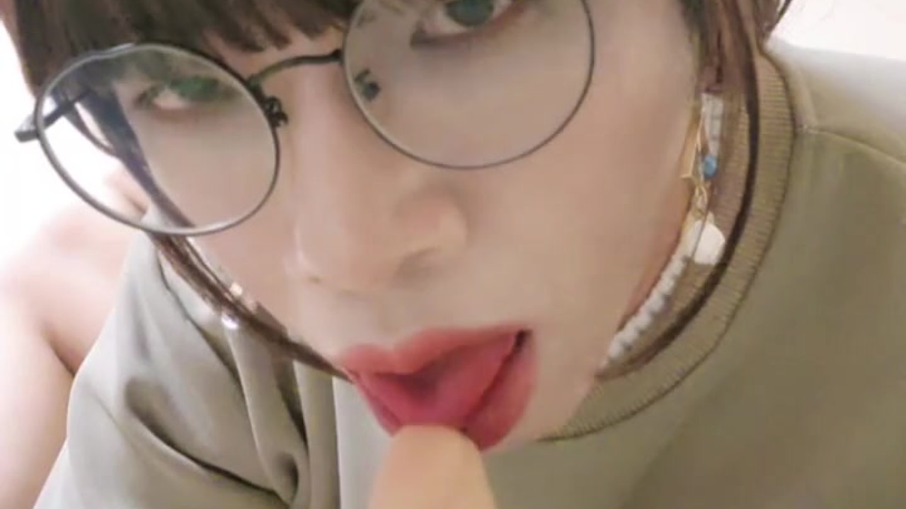 【Shemale】blowjob, orgasm with hand - RedTube