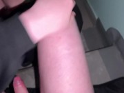 Приехала голая к парню, но потрахалсь в подъезде с соседом 14/16