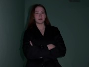 Приехала голая к парню, но потрахалсь в подъезде с соседом 3/16