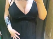 Красивая Мачеха Надевает Одежду В Публичном Месте На Свои Большие Сиськи И Жопу 4/16