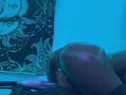 Ebony juega con juguete 16/16