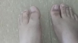 Feet worship (don't touch)
