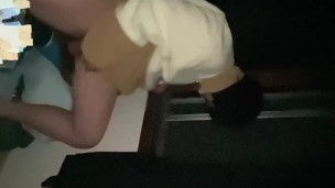 夜中に窓の前でオナニーしたら人が通りすぎてバレるかともった