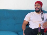 Musculoso moreno decide sorprender a novia culona con departamento y vista al mar, y ella le da una mamada de agradecimiento 4/16