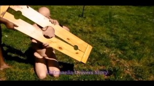 VOST engl - Entraînement à la Gorge Profonde dans le jardin.