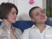 Ersties - Tumpie und Luna lecken sich gegenseitig zum Höhepunkt 6/16