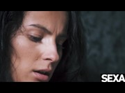 Watch these stunning girls enjoy passionate lesbian licking 4/16