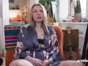 Ersties - Lesemaus Nelio macht es sich mit ihren Fingern, bis sie kommt 11/16