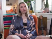 Ersties - Lesemaus Nelio macht es sich mit ihren Fingern, bis sie kommt 8/16