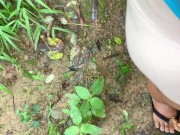 Outdoor Blowjob On Knees With Husband And Shaving Wife Hot Pussy When She Watching Porn 5/16